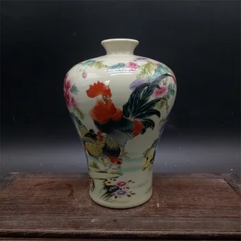 Išskirtinį famille rose porceliano per Tongzhi laikotarpį. Slyvų buteliai yra imitavo, kad antikvariatas, antikvarinių ir naudotų