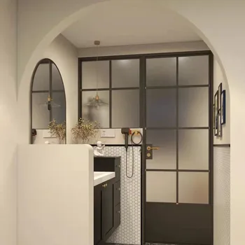 Retro prancūzijos senas plieno langas, vonios kambarys, butas durų virtuvė, balkonas juodas gofruotas grūdintas stiklas