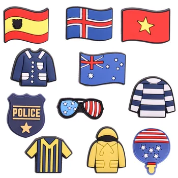 Sumaišykite 50PCS PVC Animacinių filmų Batų Pakabukai Kawaii Akinius Policijos Ženklelį Anglijos T-shirt Islandija Kailis, Australija, Vietnamas Croc Charams